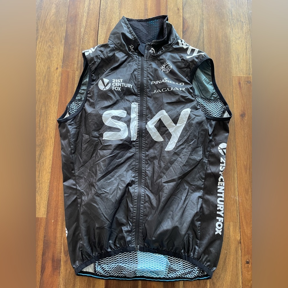 Rapha team sky XS wind vest